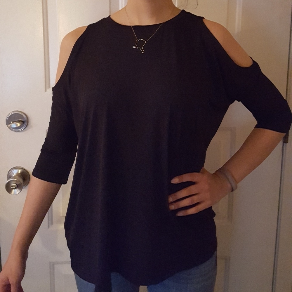 3/4 sleeve cold shoulder top